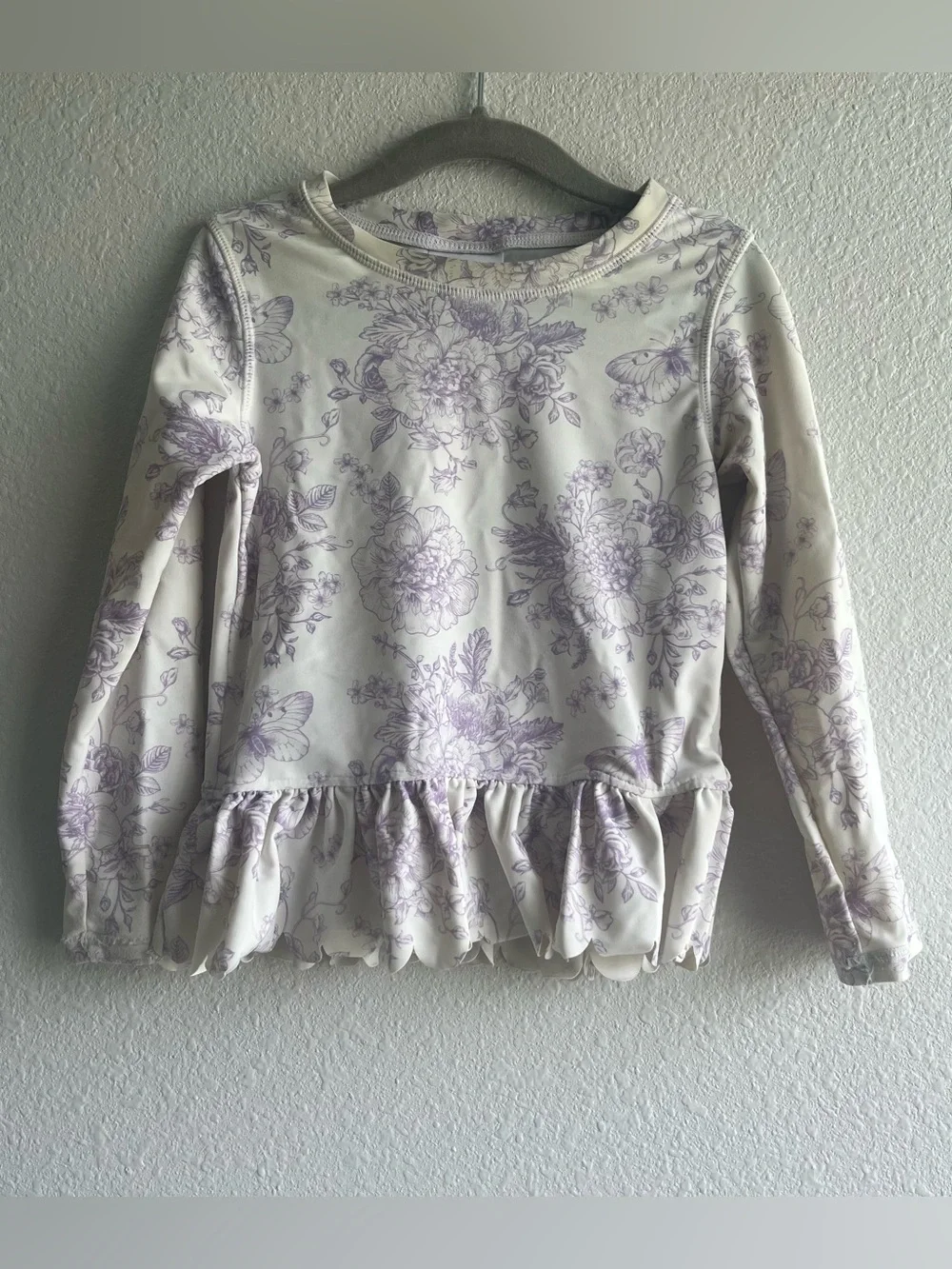 RuffleButts scallop hem long sleeve girls’ rash guard 2-piece swimsuit wisteria